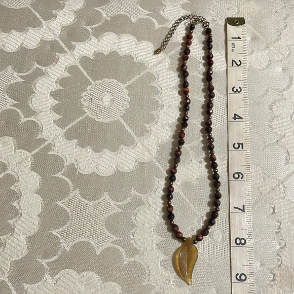 Jade Leaf / Topaz Necklace - Picture 3 of 3